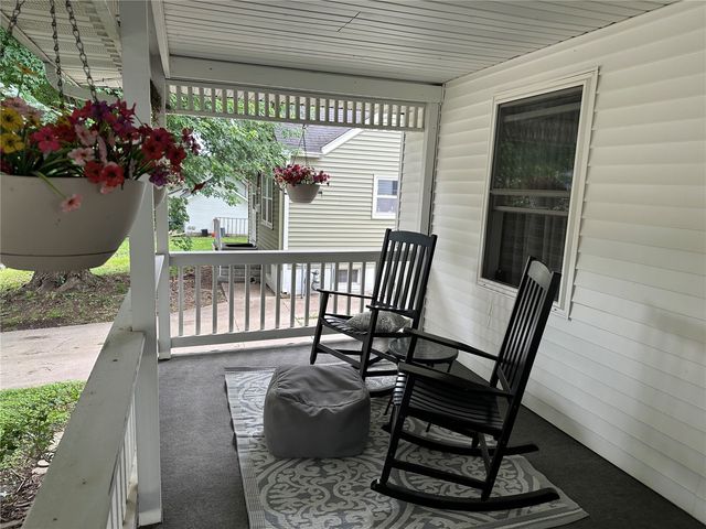 1260 13th Ave, Marion, IA 52302