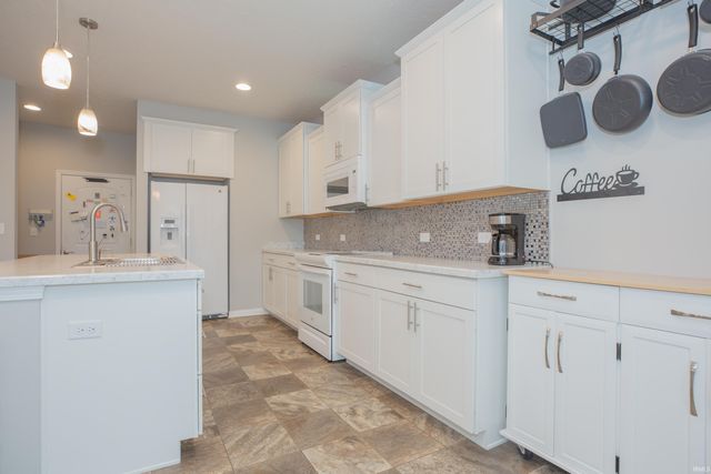 837 Cameo Court, Evansville, IN 47711