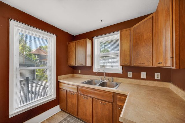 1064 27th Street, Des Moines, IA 50311