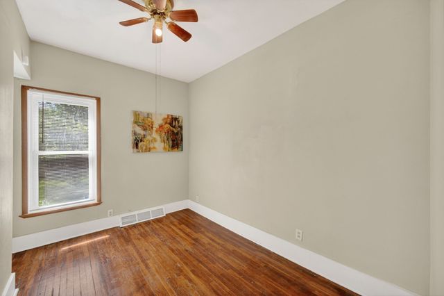 1064 27th Street, Des Moines, IA 50311