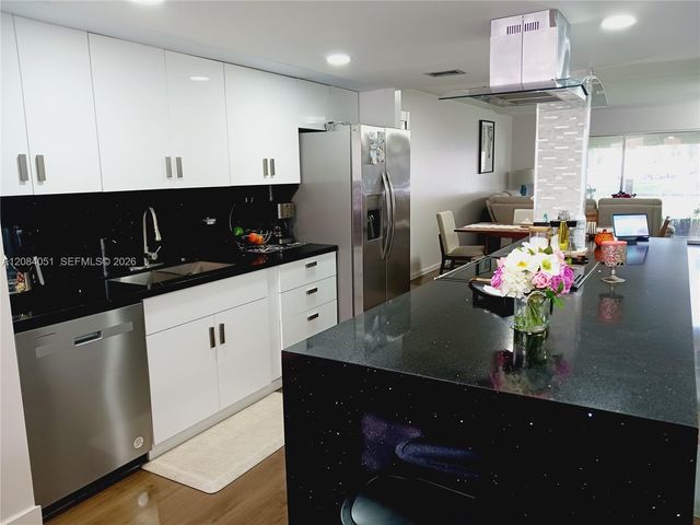 1100 SW 130th Avenue 112H, Pembroke Pines, FL 33027