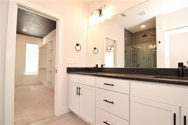 217 W Birch Street, Rogers, AR 72756