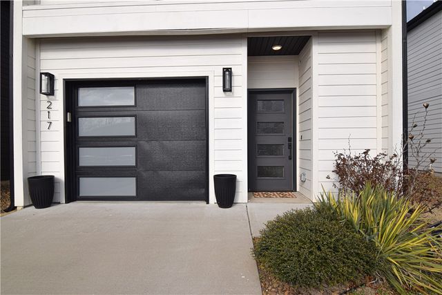 217 W Birch Street, Rogers, AR 72756