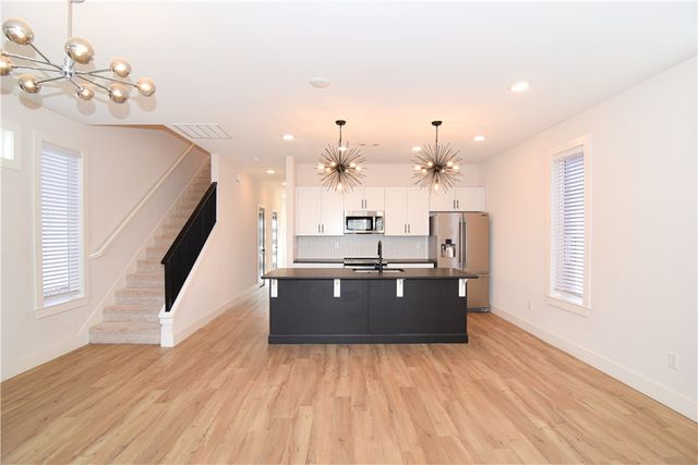 217 W Birch Street, Rogers, AR 72756