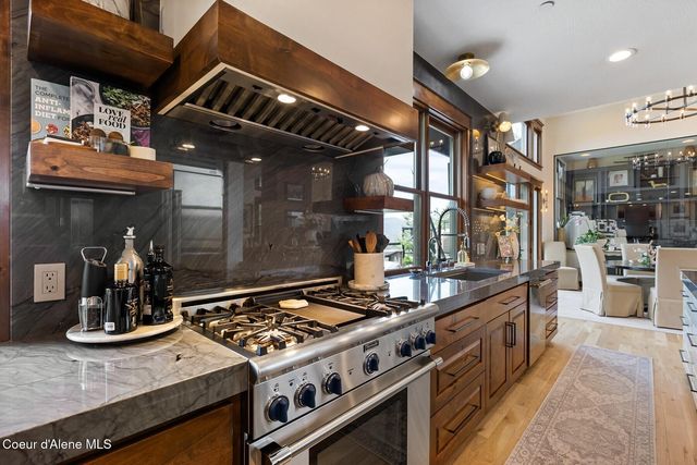 3631 E Sky Harbor Dr, Coeur D'alene, ID 83814