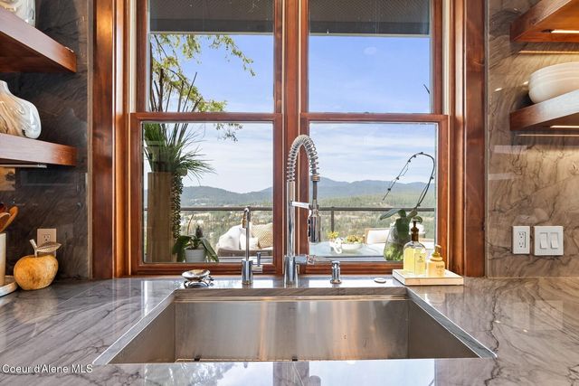 3631 E Sky Harbor Dr, Coeur D'alene, ID 83814