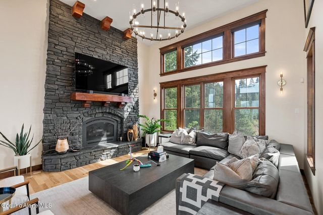 3631 E Sky Harbor Dr, Coeur D'alene, ID 83814