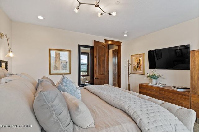 3631 E Sky Harbor Dr, Coeur D'alene, ID 83814