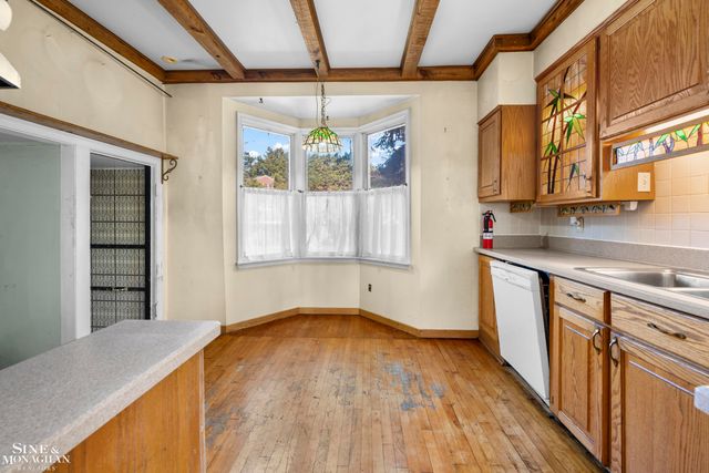 16935 Maumee Avenue, Grosse Pointe, MI 48230