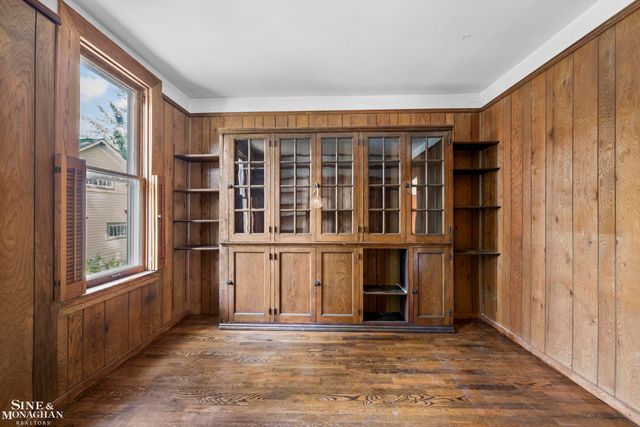 16935 Maumee Avenue, Grosse Pointe, MI 48230