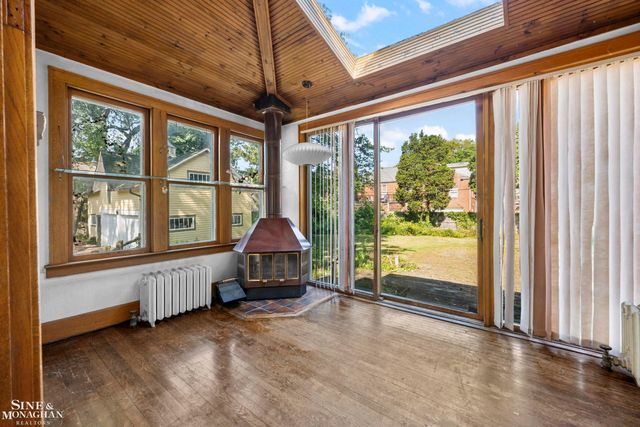 16935 Maumee Avenue, Grosse Pointe, MI 48230