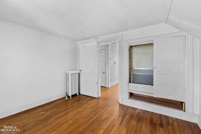 16935 Maumee Avenue, Grosse Pointe, MI 48230