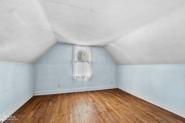 16935 Maumee Avenue, Grosse Pointe, MI 48230