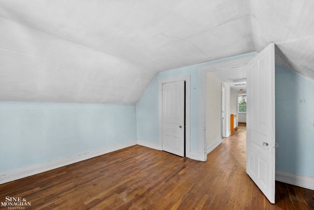 16935 Maumee Avenue, Grosse Pointe, MI 48230