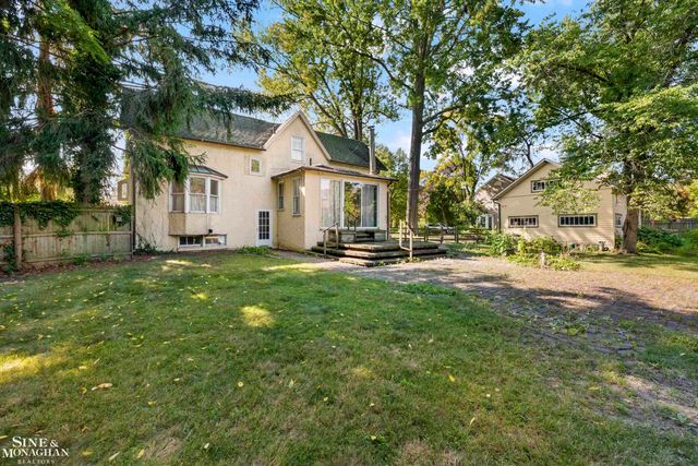 16935 Maumee Avenue, Grosse Pointe, MI 48230