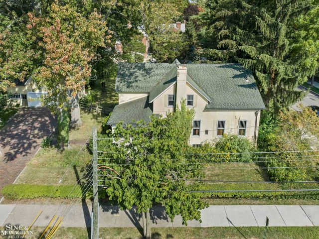 16935 Maumee Avenue, Grosse Pointe, MI 48230