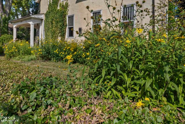 16935 Maumee Avenue, Grosse Pointe, MI 48230