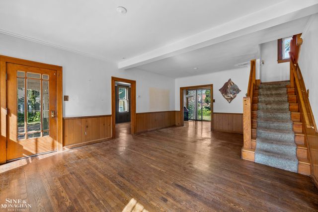 16935 Maumee Avenue, Grosse Pointe, MI 48230