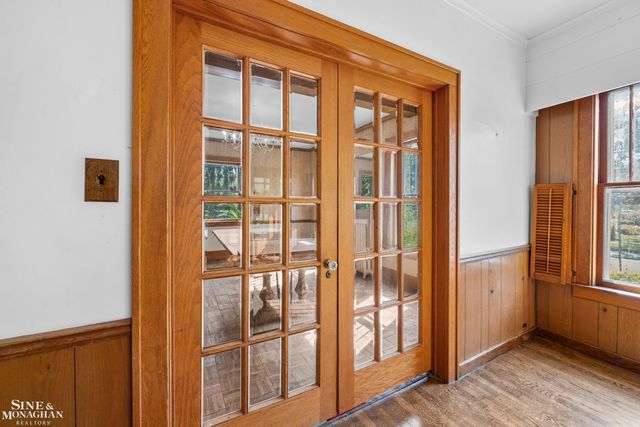 16935 Maumee Avenue, Grosse Pointe, MI 48230