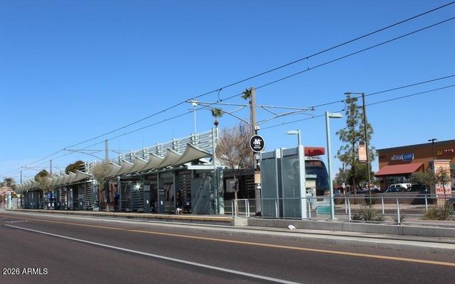 1924 W LAWRENCE Road, Phoenix, AZ 85015