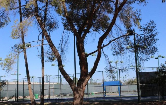 1924 W LAWRENCE Road, Phoenix, AZ 85015