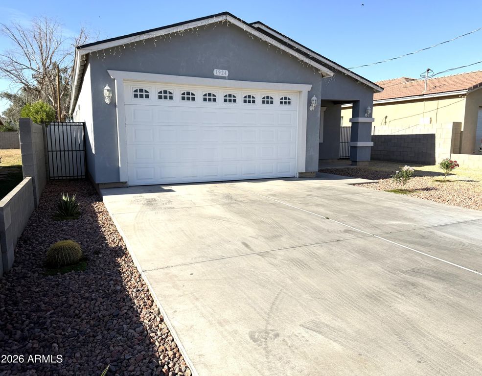 1924 W LAWRENCE Road, Phoenix, AZ 85015 — photo 3