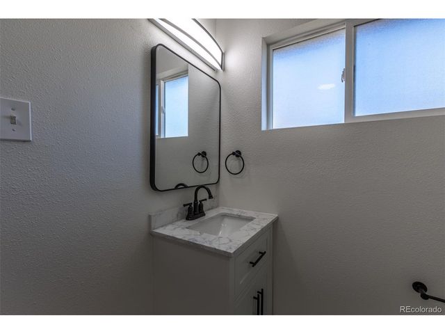 1421 106th Ave, Northglenn, CO 80234