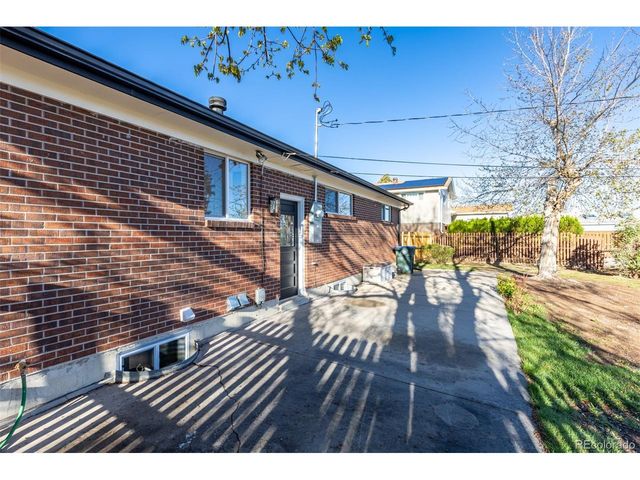 1421 106th Ave, Northglenn, CO 80234