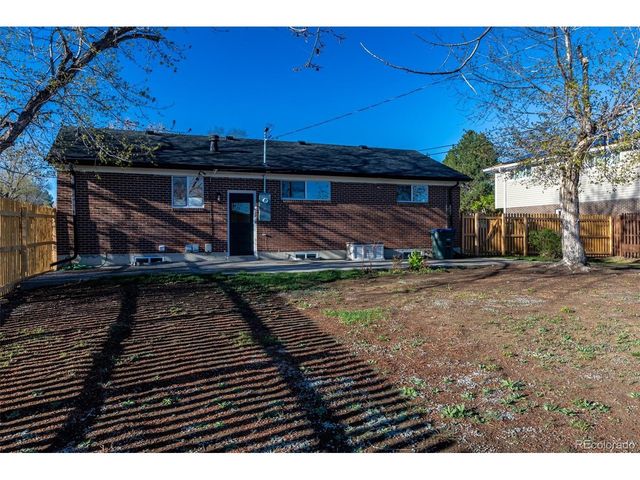 1421 106th Ave, Northglenn, CO 80234