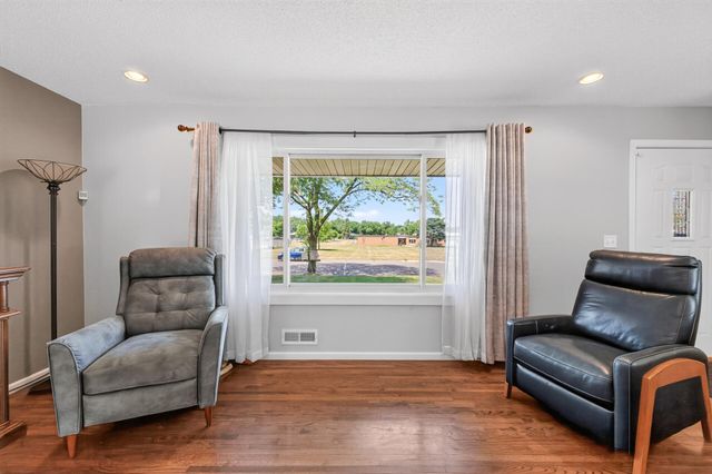 8207 Belden Boulevard S, Cottage Grove, MN 55016