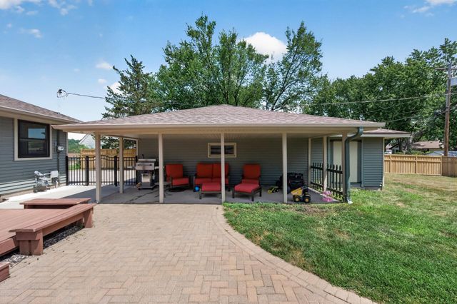 8207 Belden Boulevard S, Cottage Grove, MN 55016