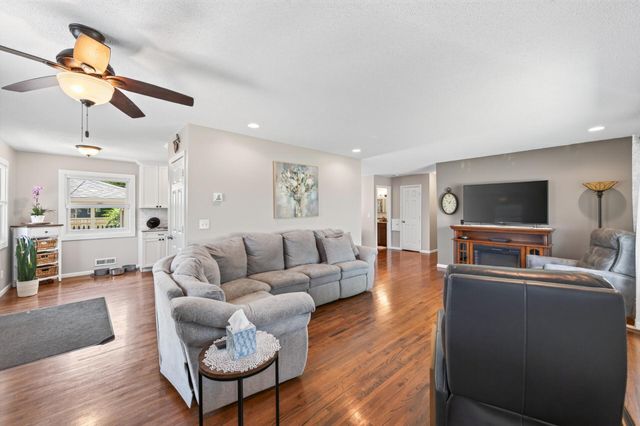 8207 Belden Boulevard S, Cottage Grove, MN 55016