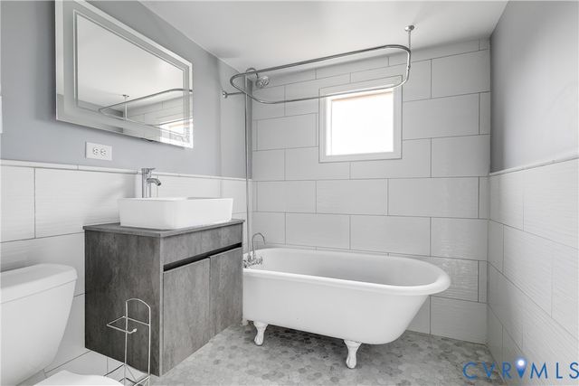 3013 R St, Richmond, VA 23223