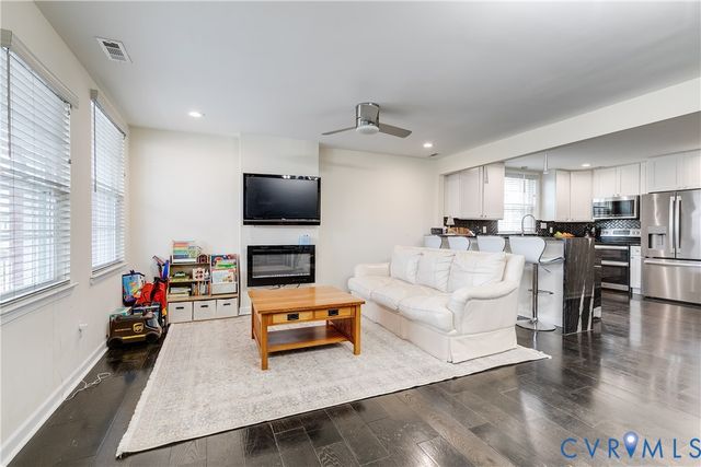 3013 R St, Richmond, VA 23223