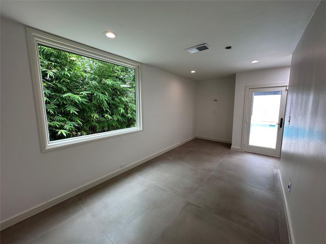 5127 S Braeswood Boulevard, Houston, TX 77096