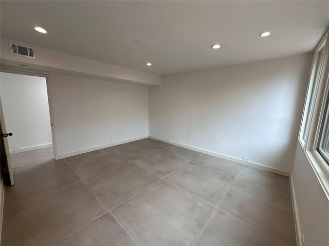 5127 S Braeswood Boulevard, Houston, TX 77096