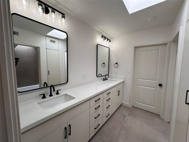 5127 S Braeswood Boulevard, Houston, TX 77096