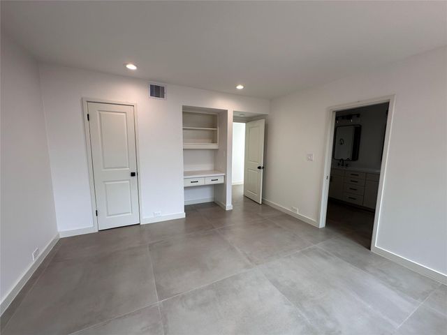 5127 S Braeswood Boulevard, Houston, TX 77096