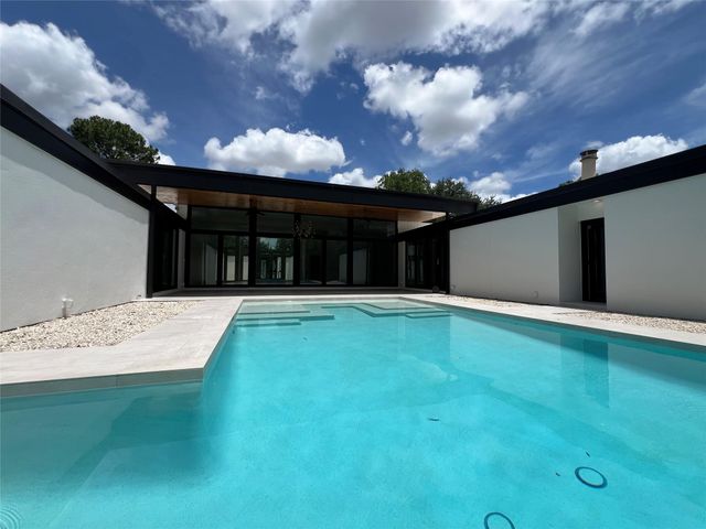 5127 S Braeswood Boulevard, Houston, TX 77096