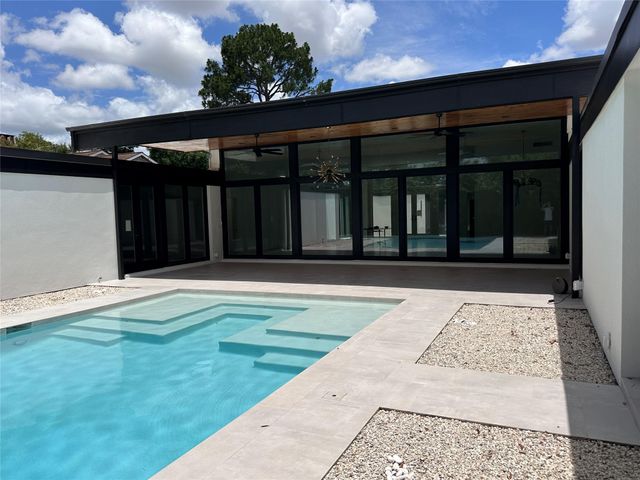 5127 S Braeswood Boulevard, Houston, TX 77096