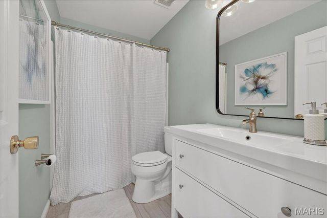 9201 Cedarberry Court, Mehlville, MO 63123