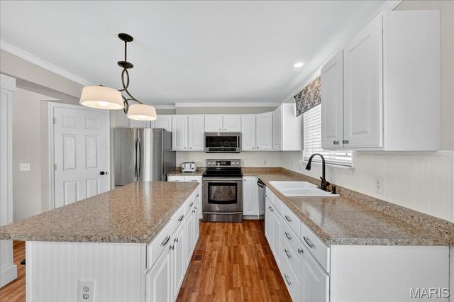 9201 Cedarberry Court, Mehlville, MO 63123