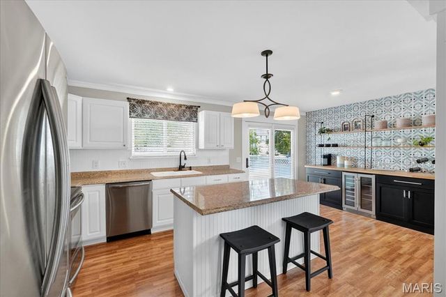 9201 Cedarberry Court, Mehlville, MO 63123