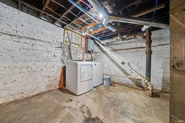 703 W 4th Street, Mishawaka, IN 46544