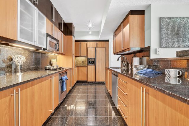 1551 N Flagler Drive 916-917, West Palm Beach, FL 33401