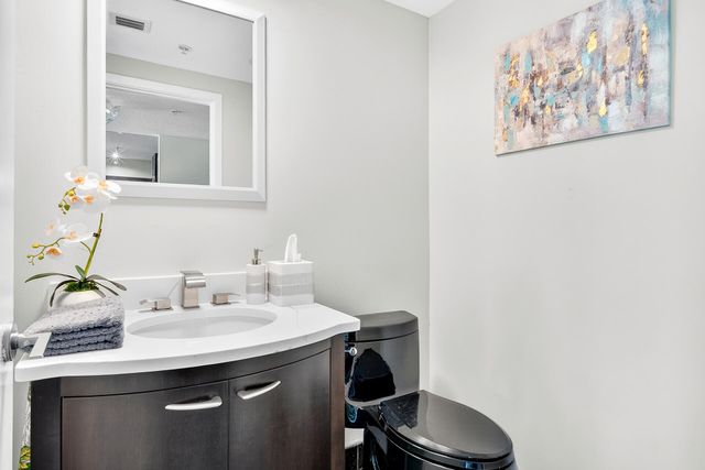 1551 N Flagler Drive 916-917, West Palm Beach, FL 33401