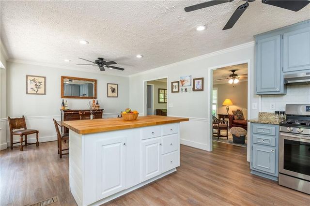 1301 Kensington Lane, Woodstock, GA 30188