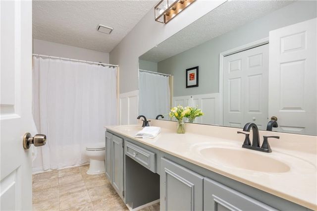 1301 Kensington Lane, Woodstock, GA 30188