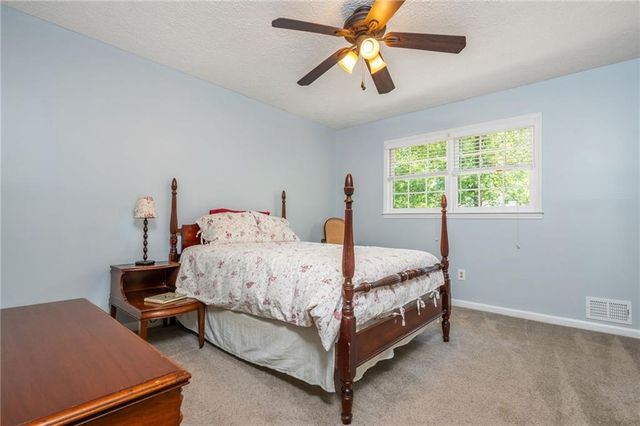 1301 Kensington Lane, Woodstock, GA 30188