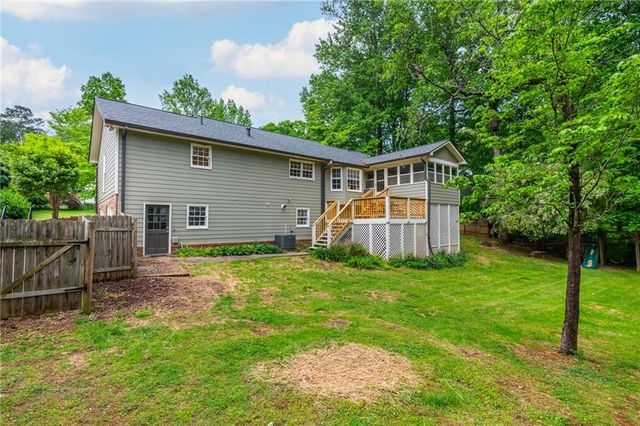 1301 Kensington Lane, Woodstock, GA 30188